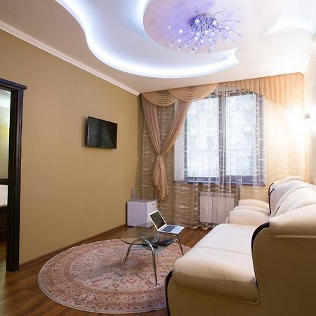 Royal Hotel Zaporizhia Buitenkant foto