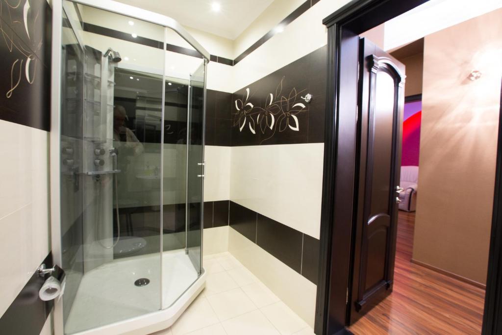 Royal Hotel Zaporizhia Buitenkant foto
